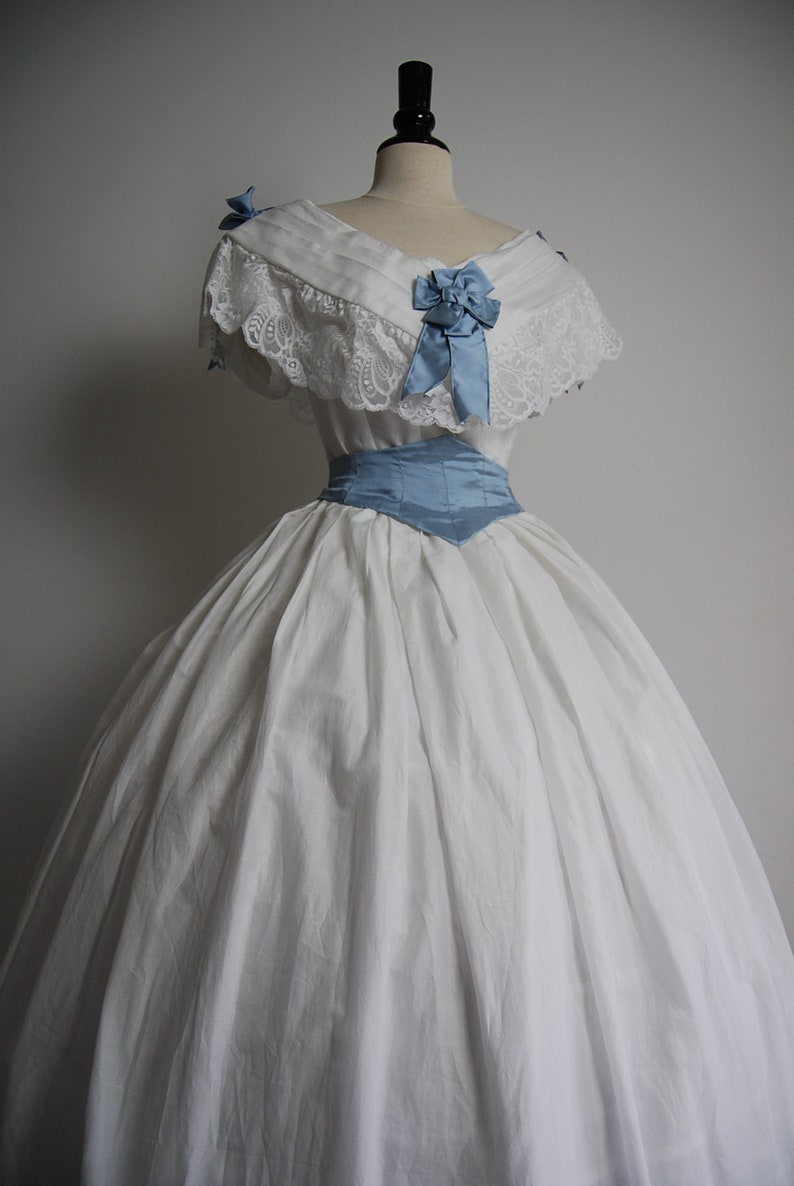 outfit victorian ball