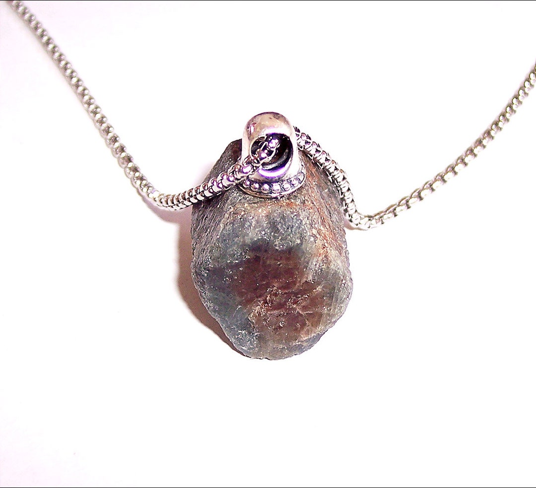 Collier Saphir Exquis - L'Étreinte de Neptune