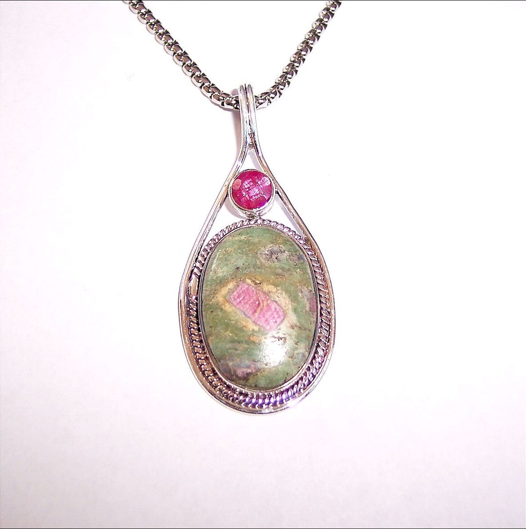 Ruby♥୨୧˙˳⋆﻿　1225 Lab-Grown Ruby Round Faceted Gemstone - RioGrande