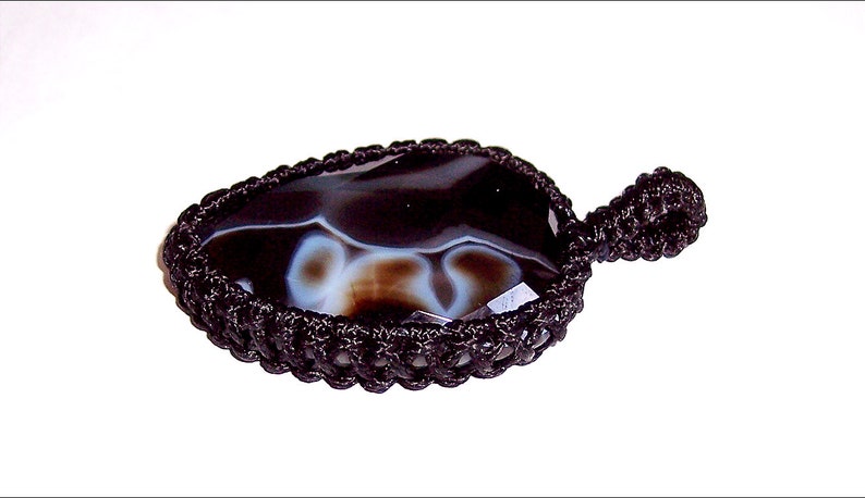 Natural Faceted Banded Agate Macrame Pendant E408
