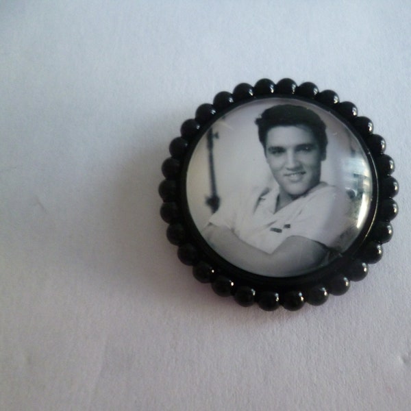 broche épingle noir cabochon Elvis, Élisabeth 2, 25mm