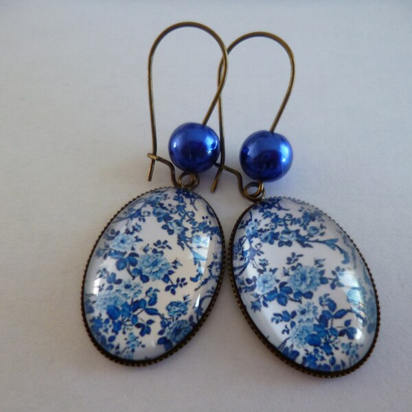 boucles d'oreilles bronze crochets perles cabochon fleurs bleues porcelaine de chine 18*25mm