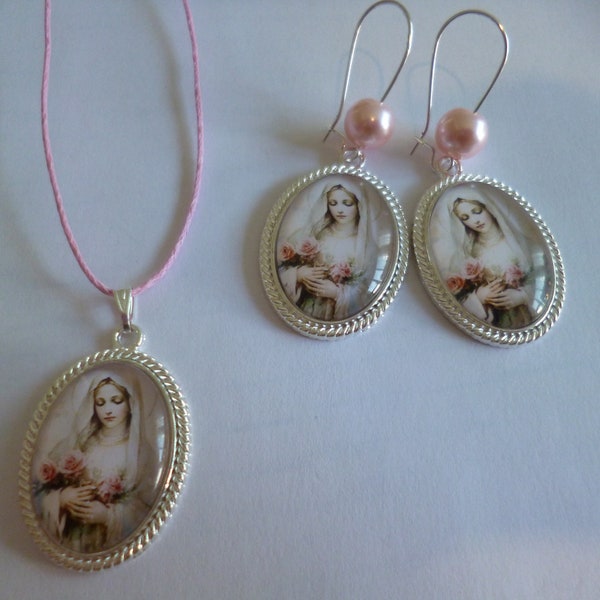 parure argent clair boucles d'oreilles crochets perles roses cabochon vierge marie 18*25mm