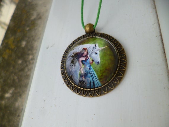 Collier Pendentif En Bronze Avec Cabochon Féerique Bleu-vert, 25mm, Longueur 46-50cm - Neuf