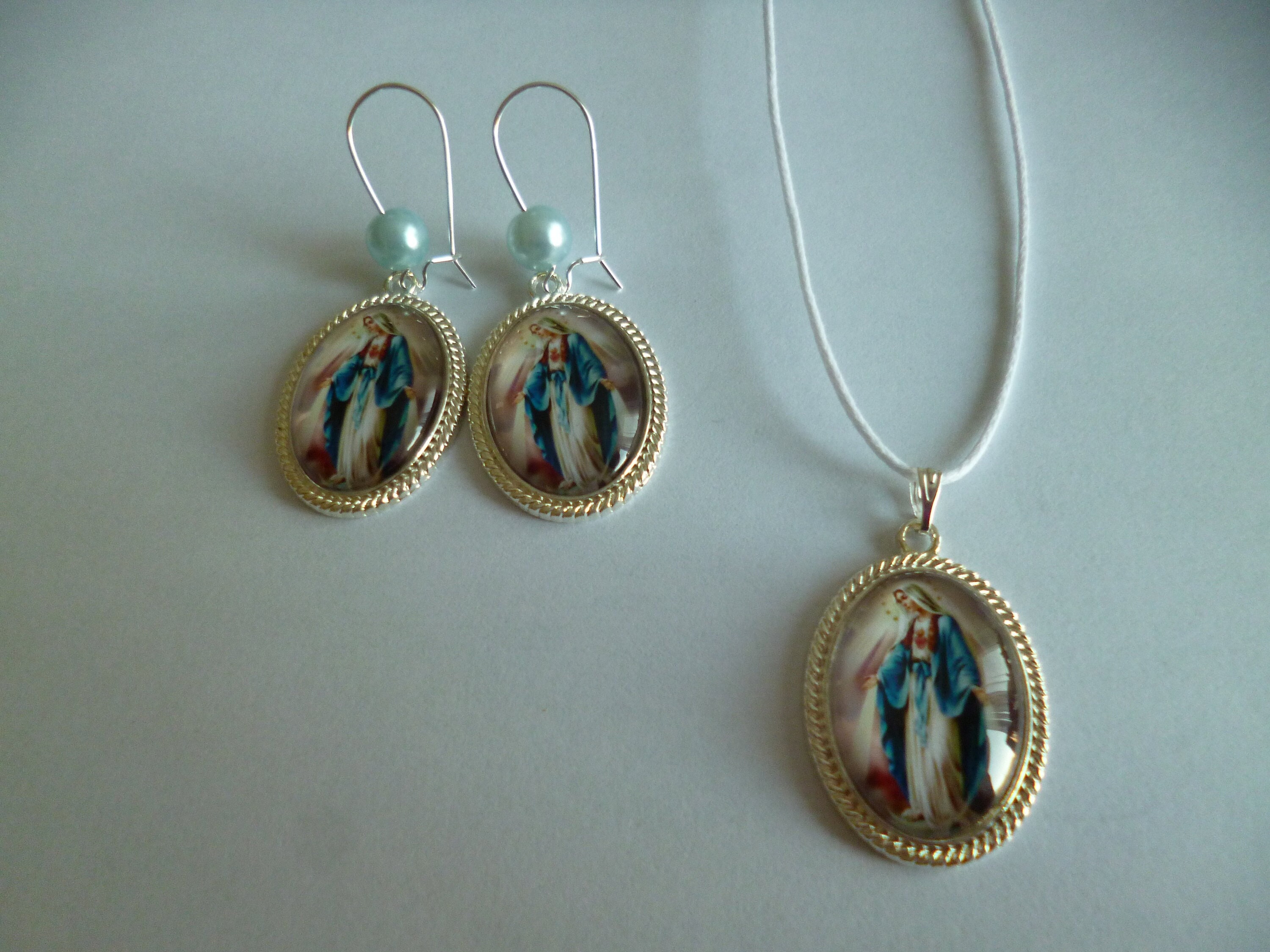 Parure De Bijoux Argentée (collier & Boucles D'oreilles) à Cabochon Noir Style Elvis