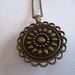 Collier Sautoir Fantasy En Bronze Vert - Médaillon Cabochon Rond 30 Mm - Longueur 56-60 Cm