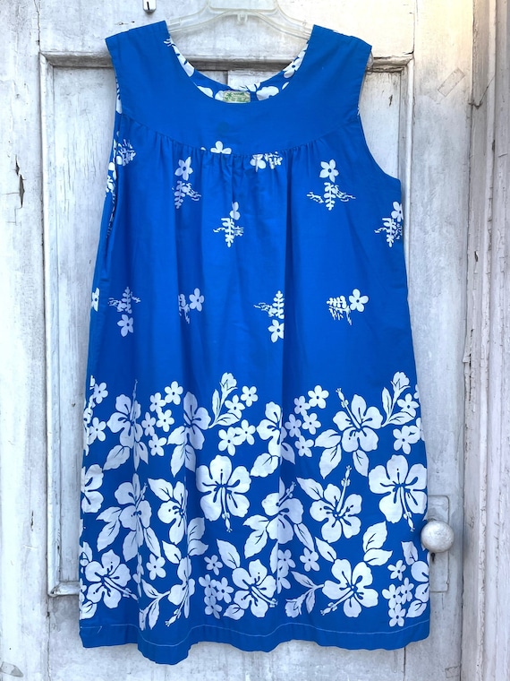 Vintage 60s Tropical Blue and White Hibiscus Sleev