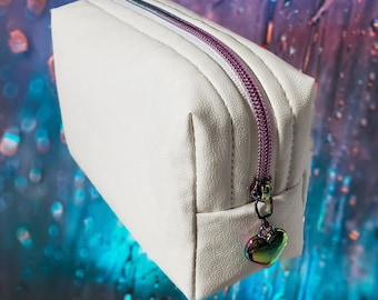 Mini Boxy Coin Pouch PDF digital pattern for download. DIY