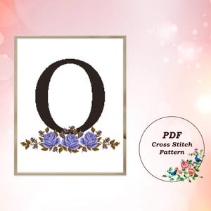 Buchstabe O mit blauen Rosen - modernes Kreuzstichmuster PDF, perfektes personalisiertes Geschenk, Monogramm Design, Sofortdownload #1253