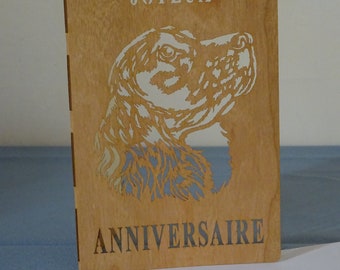 Carte Joyeux Anniversaire en bois de placage souple découpée au laser. Modèle "Chien 1 Setter". Livrée avec son enveloppe et sa cartonnette.
