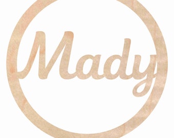 Wooden veneer circle on MDF 3mm. Customizable with first names or subjects of your choice. Diameter 20 or 25 cm.