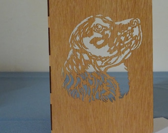 Carte en bois de placage souple découpée au laser. Modèle "Chien 1  Setter". Livrée avec son enveloppe et sa cartonnette