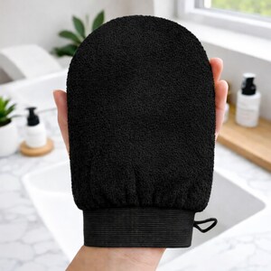Venice Gold exfoliating mitt close-up showing textured fabric designed to remove dead skin and prep skin for an even self tan