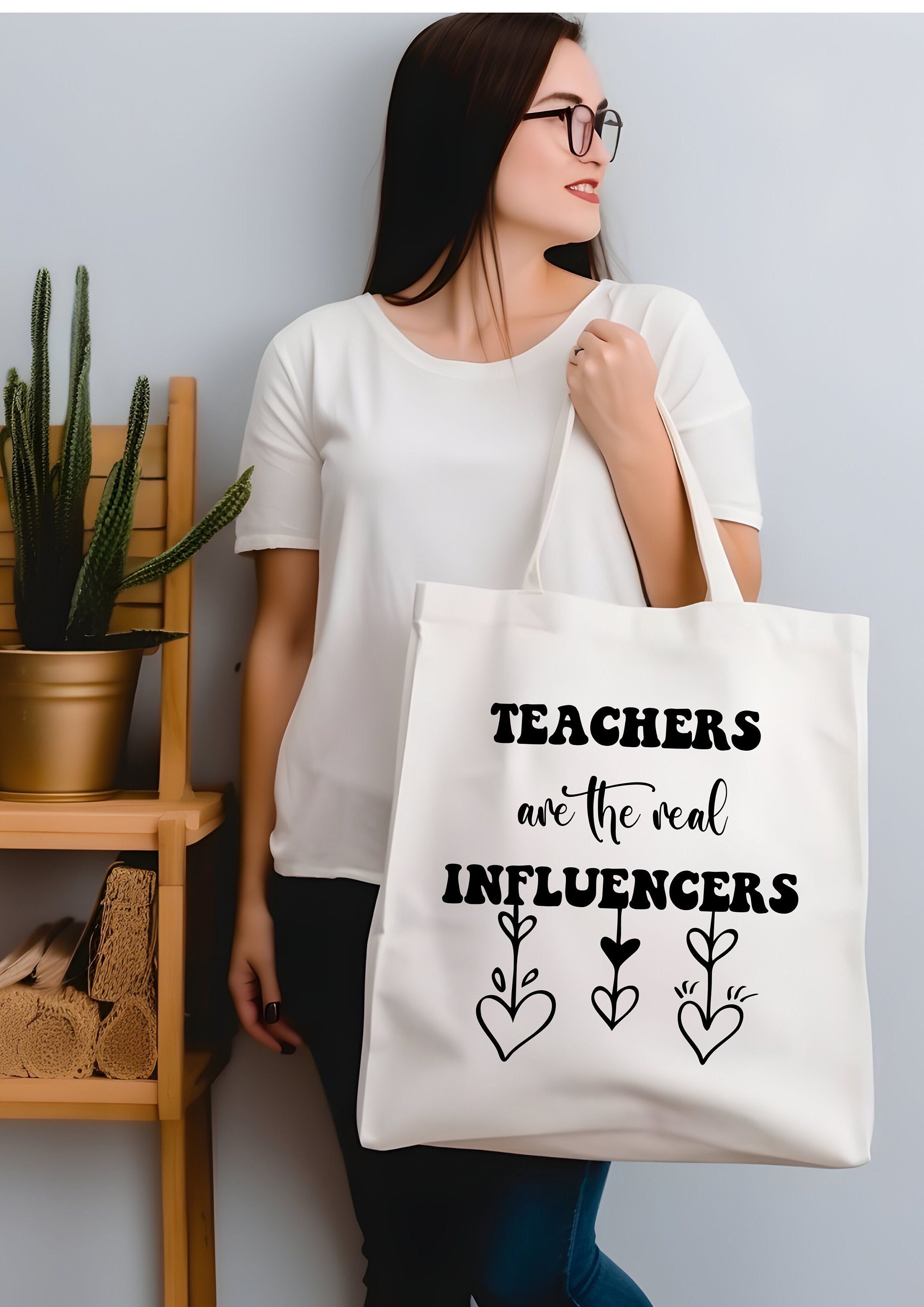 Shopper Gift Idea Teacher. Personalized gift. End of the year class gift. Teachers are the real influencers. teacher gift