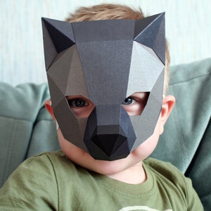 Papercraft Wolf Mask: 3D Low Poly Paper Sculpture (PDF Pattern)