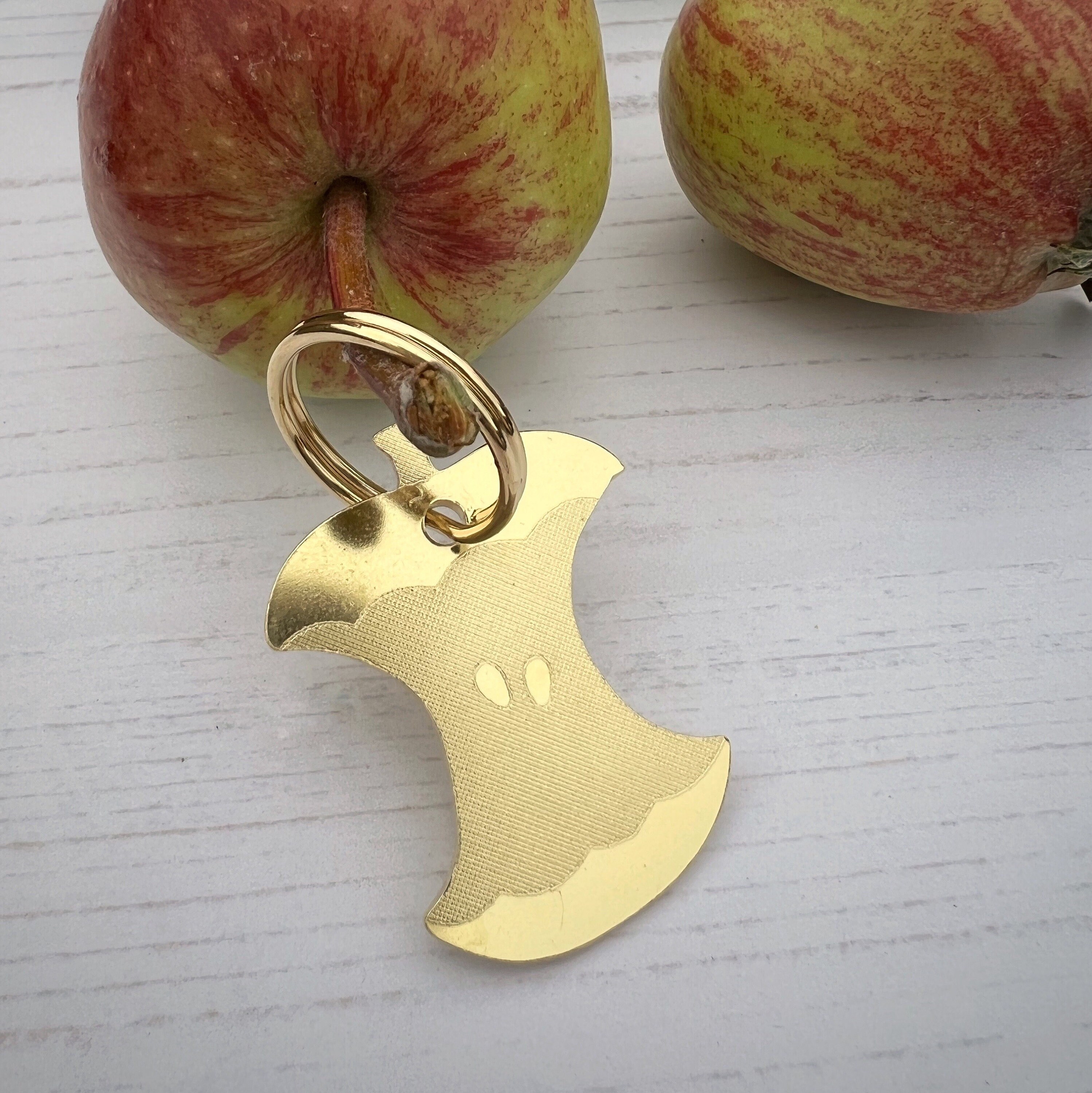 Are Apple Cores Good For Dogs