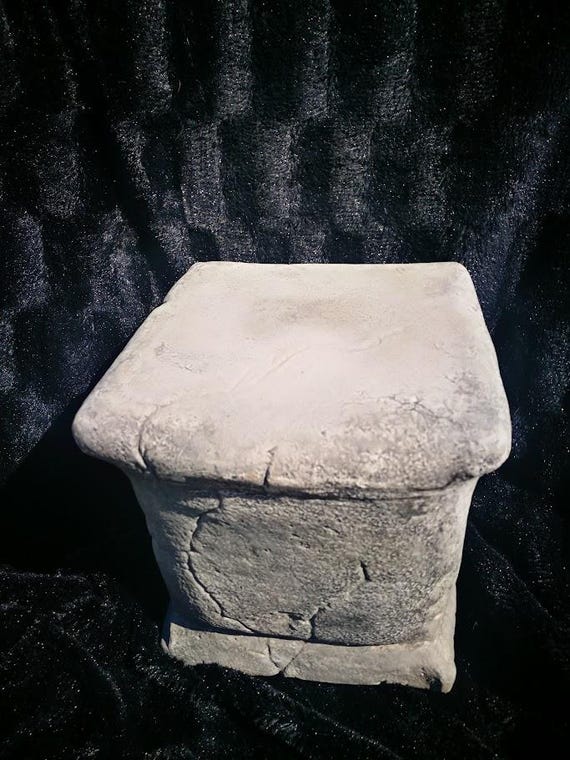 Square Solid Heavy Plinth