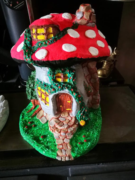Garden Fairy house cottage ornament concrete stone 27cm