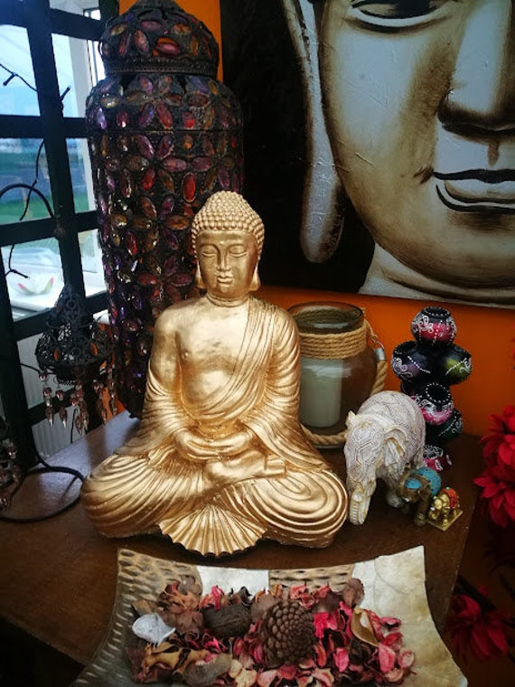 BUDDHA STATUE/ in exterior Gold