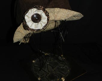 Hat form Tulip brown corduroy winter.