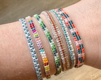 Kleurrijke kralenarmbanden