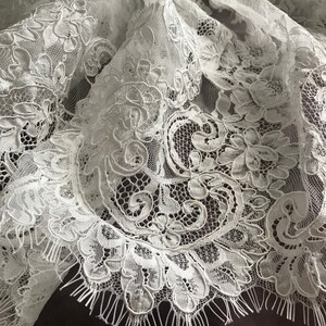 Weißer Hochzeitskollektion-Spitzenstoff, One Yards, modischer Stickerei-Spitzenstoff, Tüll für handgefertigte High-Fashion-Kleider