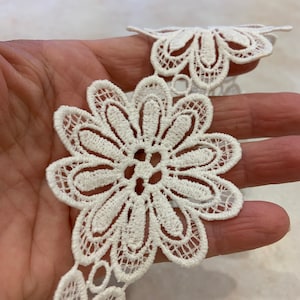 Off white Lace trimming,   Viscose lace trimming ,floral lace, viscose lace trimming, natural viscose lace fabric