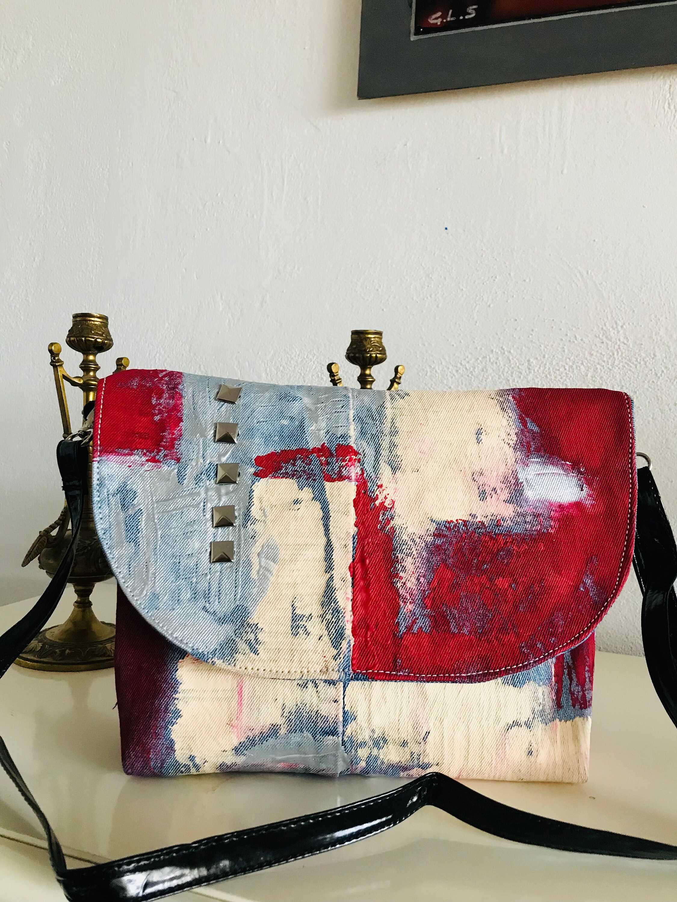 Artistic Expression: Hand Painted Purses and Bags for Women 