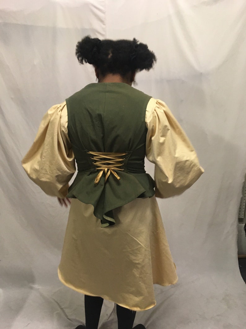 Herbalist Vest in Olive Green Recycled Cotton