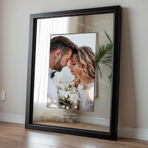 Alternativa al libro de firmas de boda personalizado: Marco con firma y tablero de registro grabado