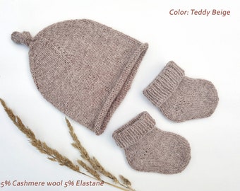 Baby Set aus Mütze und Socken in Beige Grau Rosa Weiß* Baby-Set für Neugeborene Cashmere* Mütze für Neugeborene * Cashmere Beanie