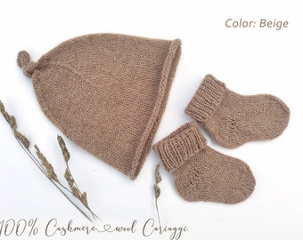 Luxus Geschenkset aus Mütze und Socken unisex minimalistisch* Baby-Set für Neugeborene pure Kaschmir* Mütze für Neugeborene * Strickmütze