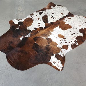 Tricolor Cowhide Rug, Size 6.8X7.9'