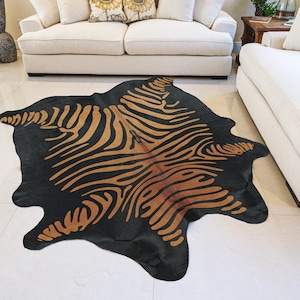 Zebra-Rindslederteppich - braune Streifen auf schwarz - Tierdruck - Premium-Haarteppich