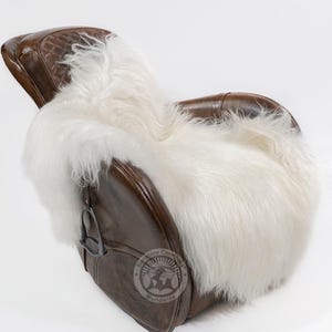 Natural Black Icelandic Sheepskin Rug: Long Hair Hide