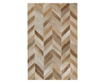 Cowhide Chevron Rug, Beige Tones, Patchwork Accent Rug (22x34'')