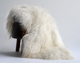 Real Sheepskin Rug, Natural White: Cozy Elegance for Your Home