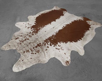 Hereford Cowhide Rug – Natural Leather, Modern Farmhouse Decor (6.9X8.4')