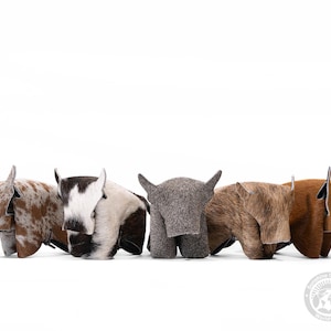 Muñeca de vaca en miniatura: hecha a mano con piel de vaca auténtica: decoración rústica de granja