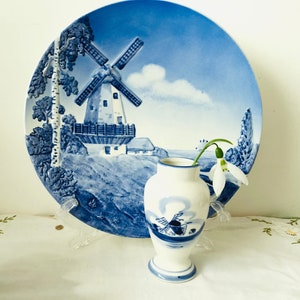 Vase hand painted with windmill - Holland hand painted vase