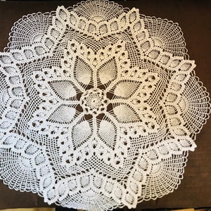 Vintage crochet small tablecloth - Handmade lace crochet tablecloth - Handmade crochet table decoration