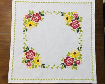 Vintage handmade embroidery cross stitch flowers tablecloth - Embroidered tablecloth