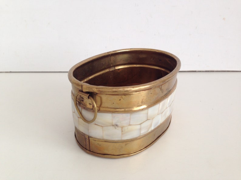 Trinket Box Brass of Mother of Pearl Trinket Box Mother of pearl and brass box