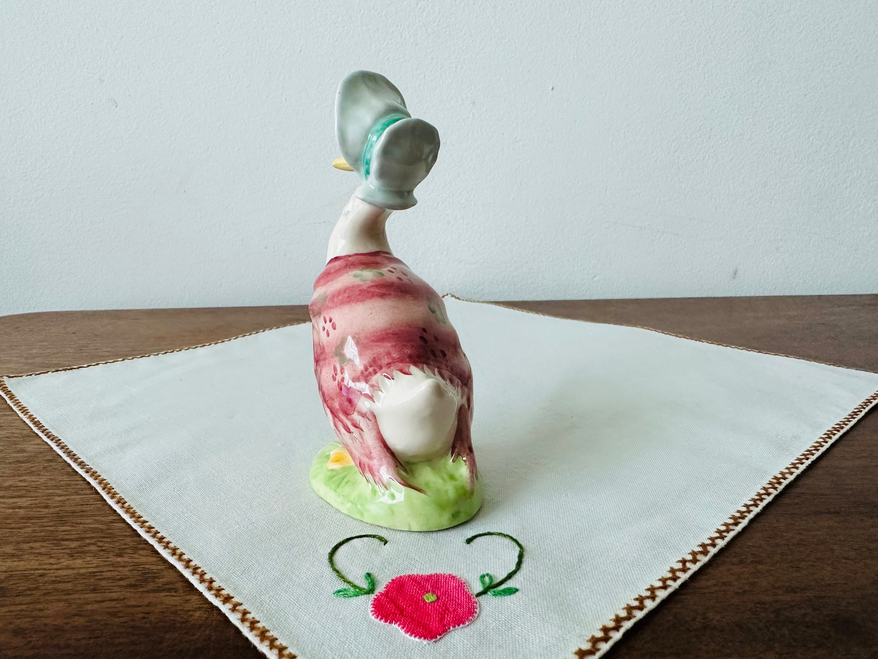 英国ベスウィック製　フィギュリン　Gemima P uddleduck Royal Doulton BEATRIX POTTER Jemima Puddle Duck 1948 John