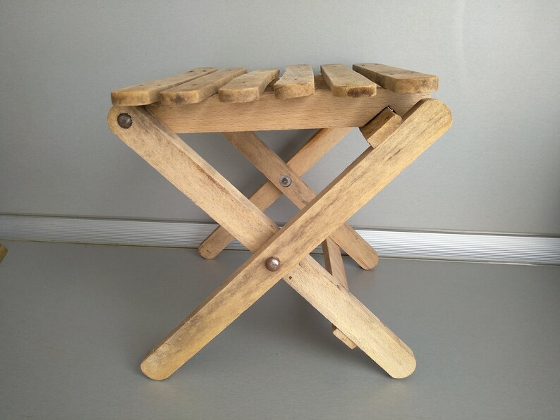 Little Wooden Chair Folding Stool Old Small Children Baby Fishing