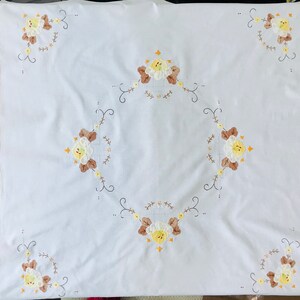 Vintage applique tablecloth - Handmade appliques flowers tablecloth - Embroidered tablecloth