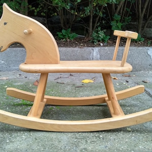 Vintage Kinderschaukelpferd - Handgemachtes Kinderspielzeug Pferd - Handgemachtes Spielzeug für Kinder