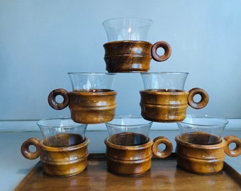 Vintage Set aus 6 Teegläsern mit Holzhaltern und Servierplatte - Vintage Teetassen und Tablett aus Holz und Glas