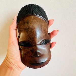 Maschera africana vintage - Maschera africana intagliata in legno vintage - Maschera africana baluba spirito del legno (1)