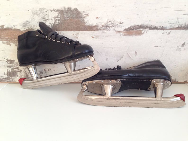 Vintage Ice skates - Ice shoes - Vintage Home Decor - Skates Rink - black Ice Skates - leather skates -Old ice skates -Retro mens ice skates